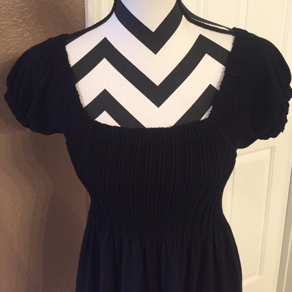 Black dress - Picture 2 of 4